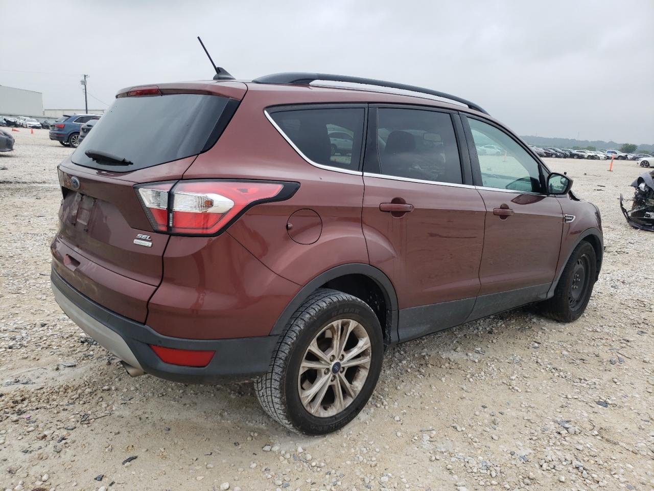 Photo 2 VIN: 1FMCU0HD0JUB04115 - FORD ESCAPE 