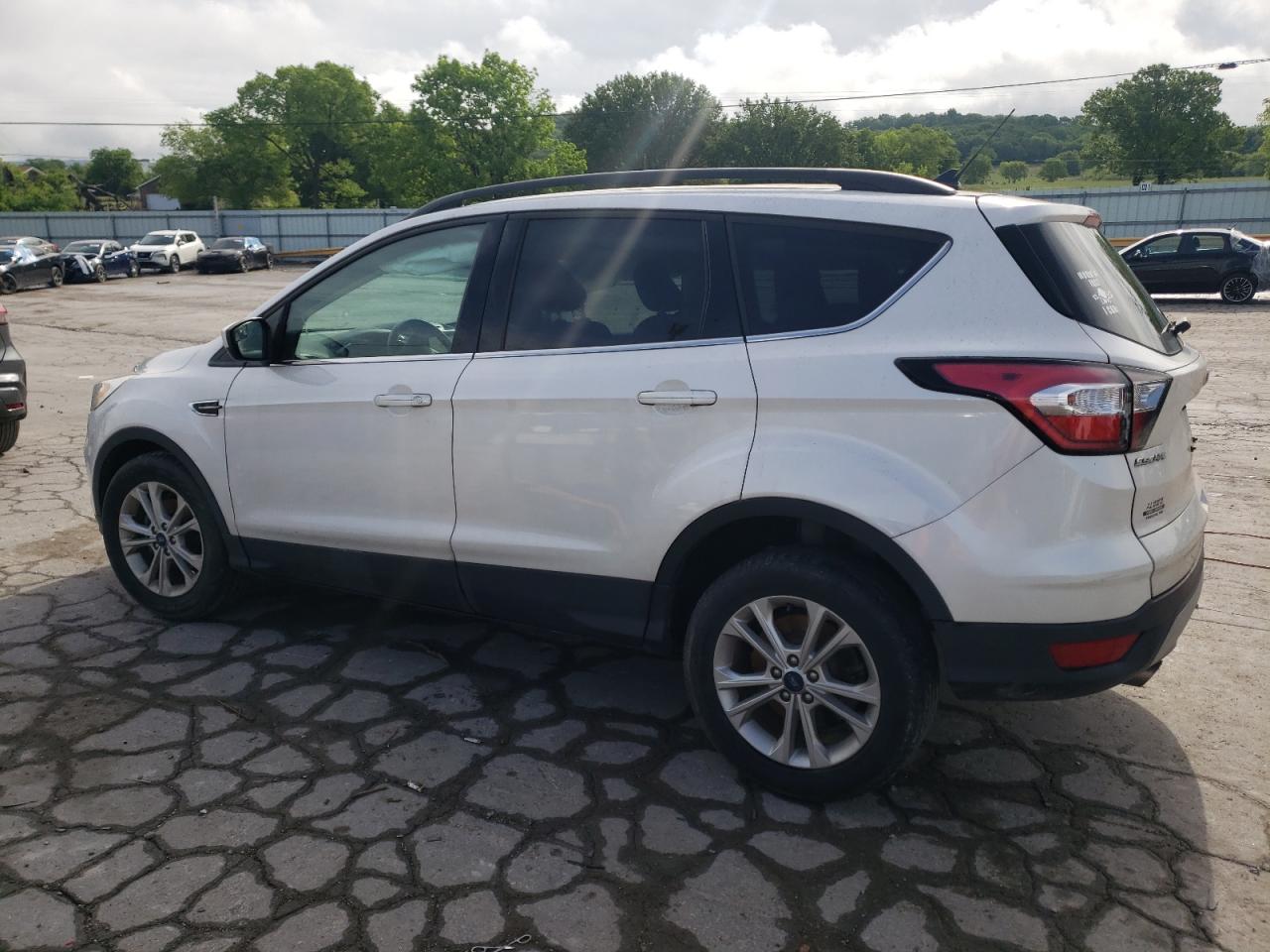 Photo 1 VIN: 1FMCU0HD1JUB79258 - FORD ESCAPE 