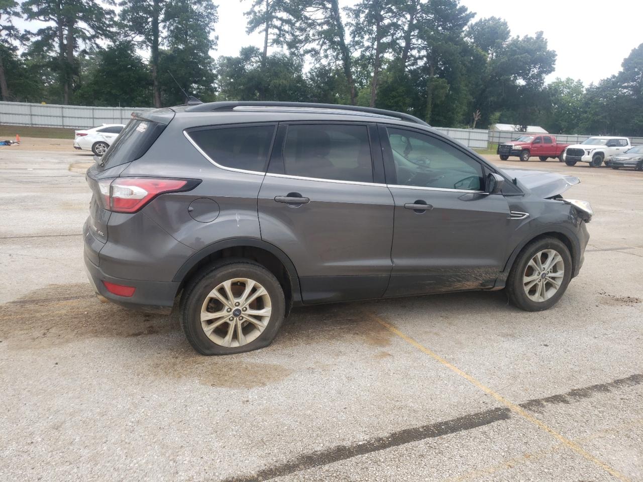 Photo 2 VIN: 1FMCU0HD1JUC47963 - FORD ESCAPE 