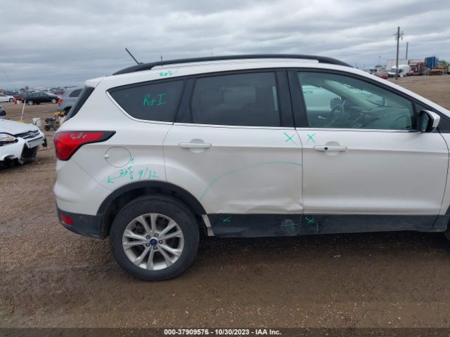 Photo 5 VIN: 1FMCU0HD1KUA17700 - FORD ESCAPE 