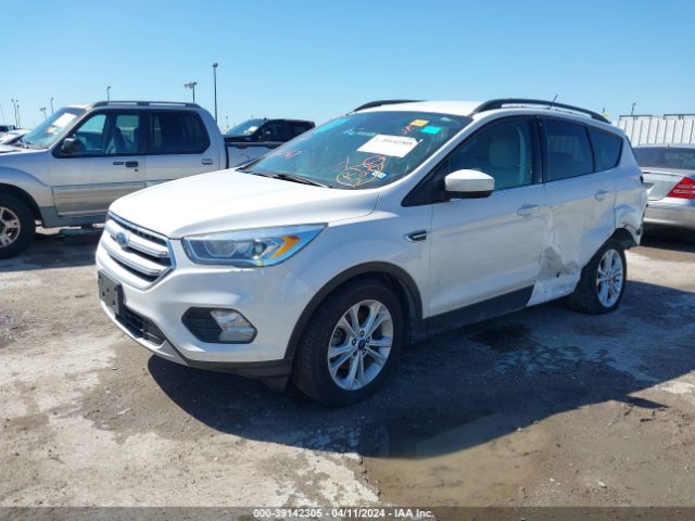 Photo 1 VIN: 1FMCU0HD2JUA84143 - FORD ESCAPE 