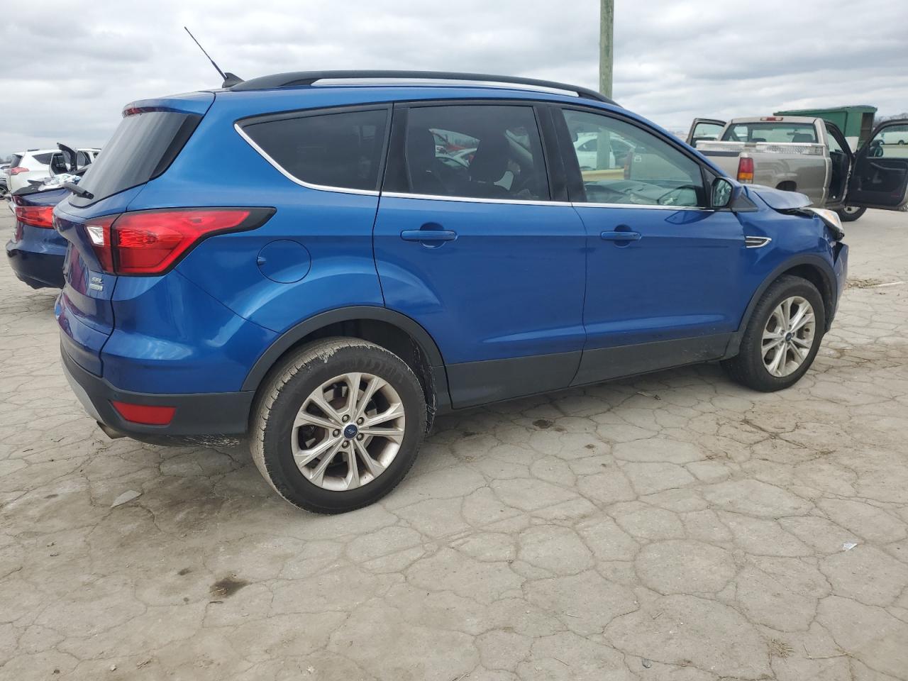 Photo 2 VIN: 1FMCU0HD2KUA88940 - FORD ESCAPE 