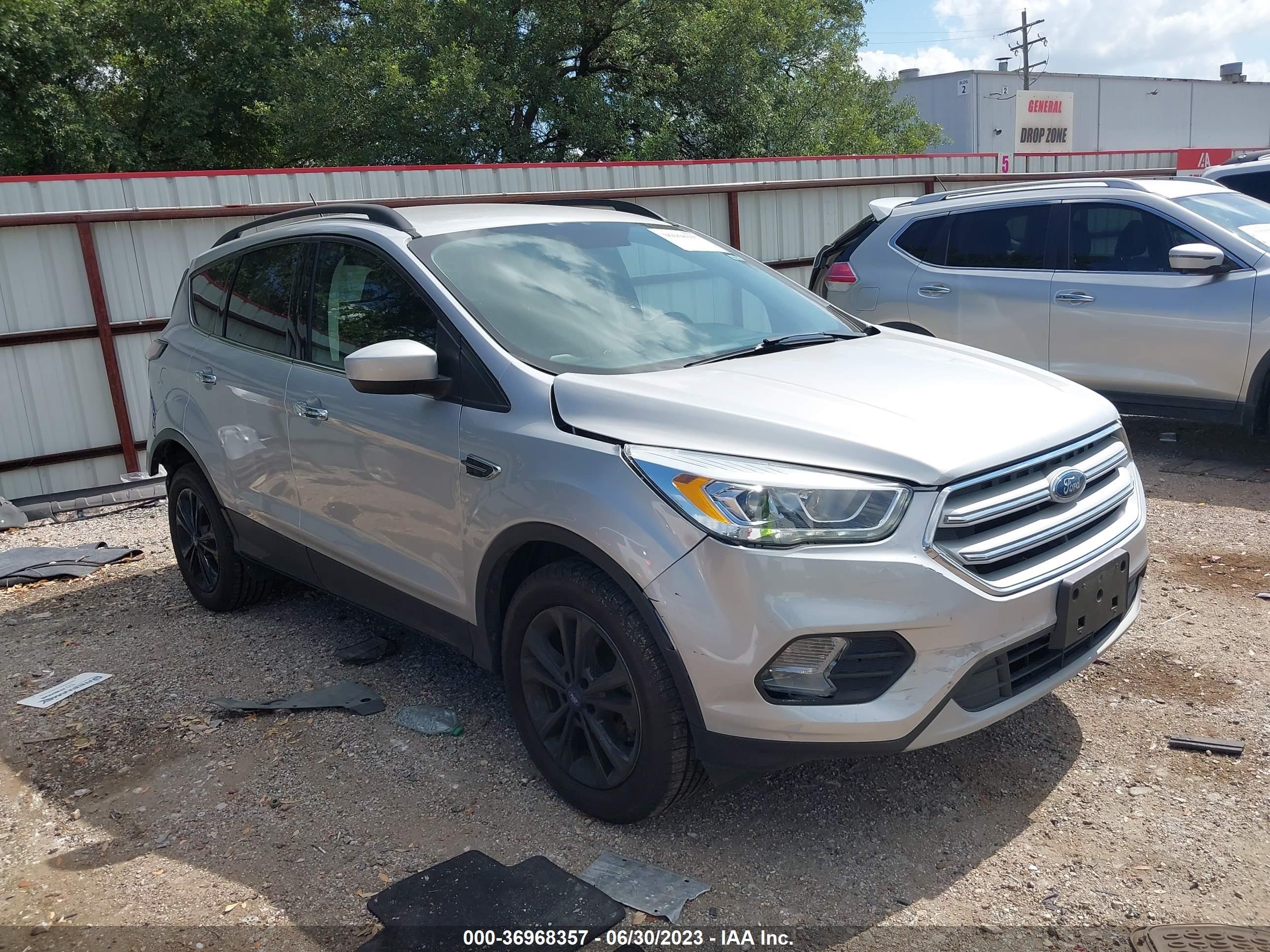 Photo 0 VIN: 1FMCU0HD3JUA84149 - FORD ESCAPE 