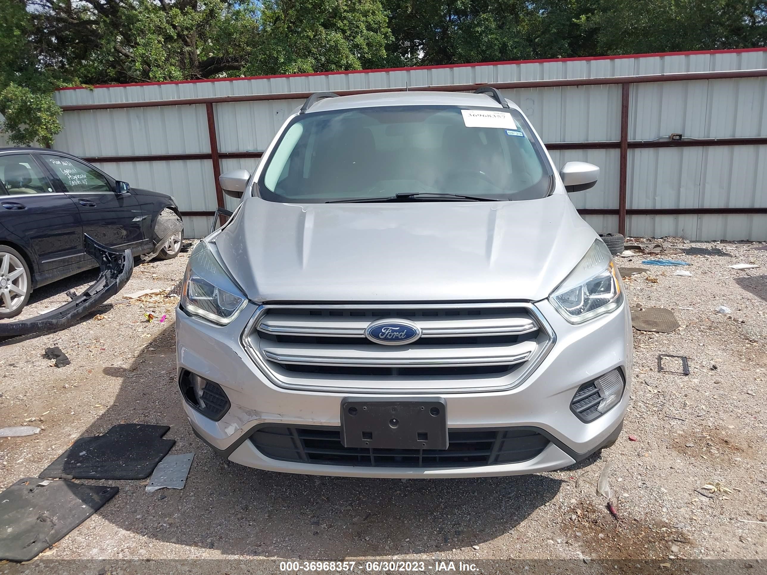 Photo 11 VIN: 1FMCU0HD3JUA84149 - FORD ESCAPE 