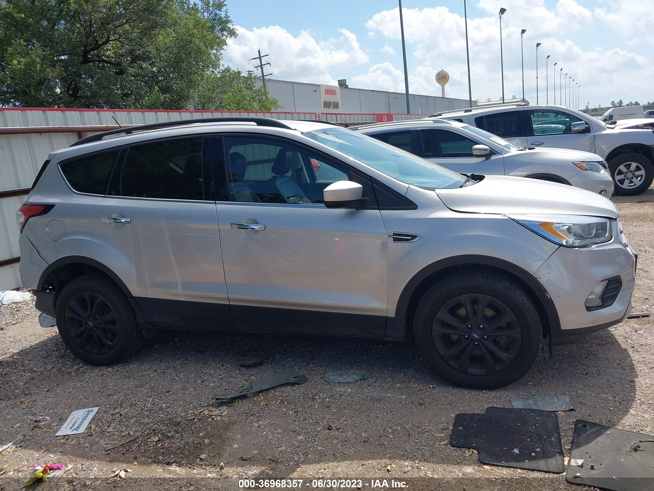 Photo 12 VIN: 1FMCU0HD3JUA84149 - FORD ESCAPE 