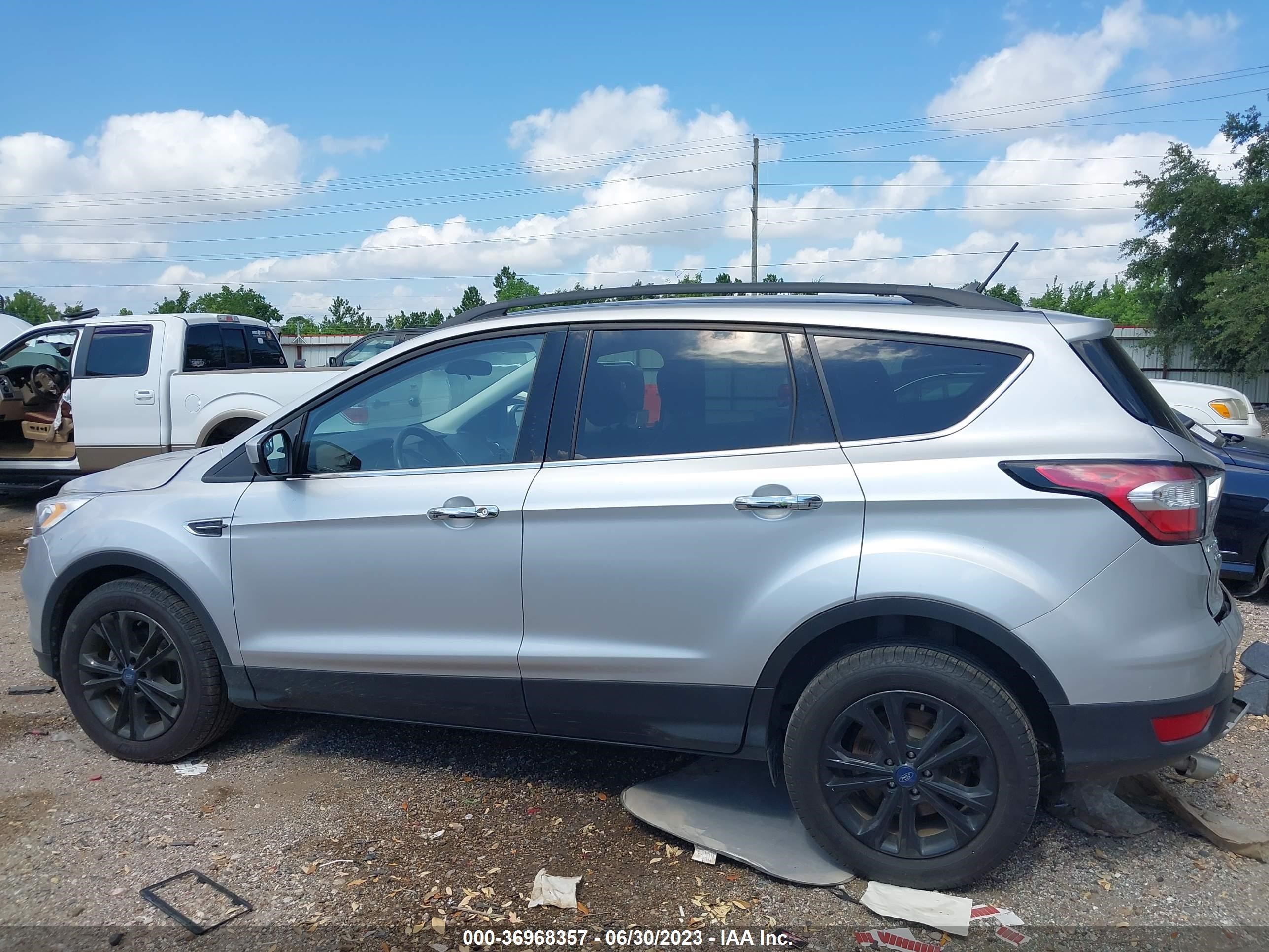 Photo 13 VIN: 1FMCU0HD3JUA84149 - FORD ESCAPE 