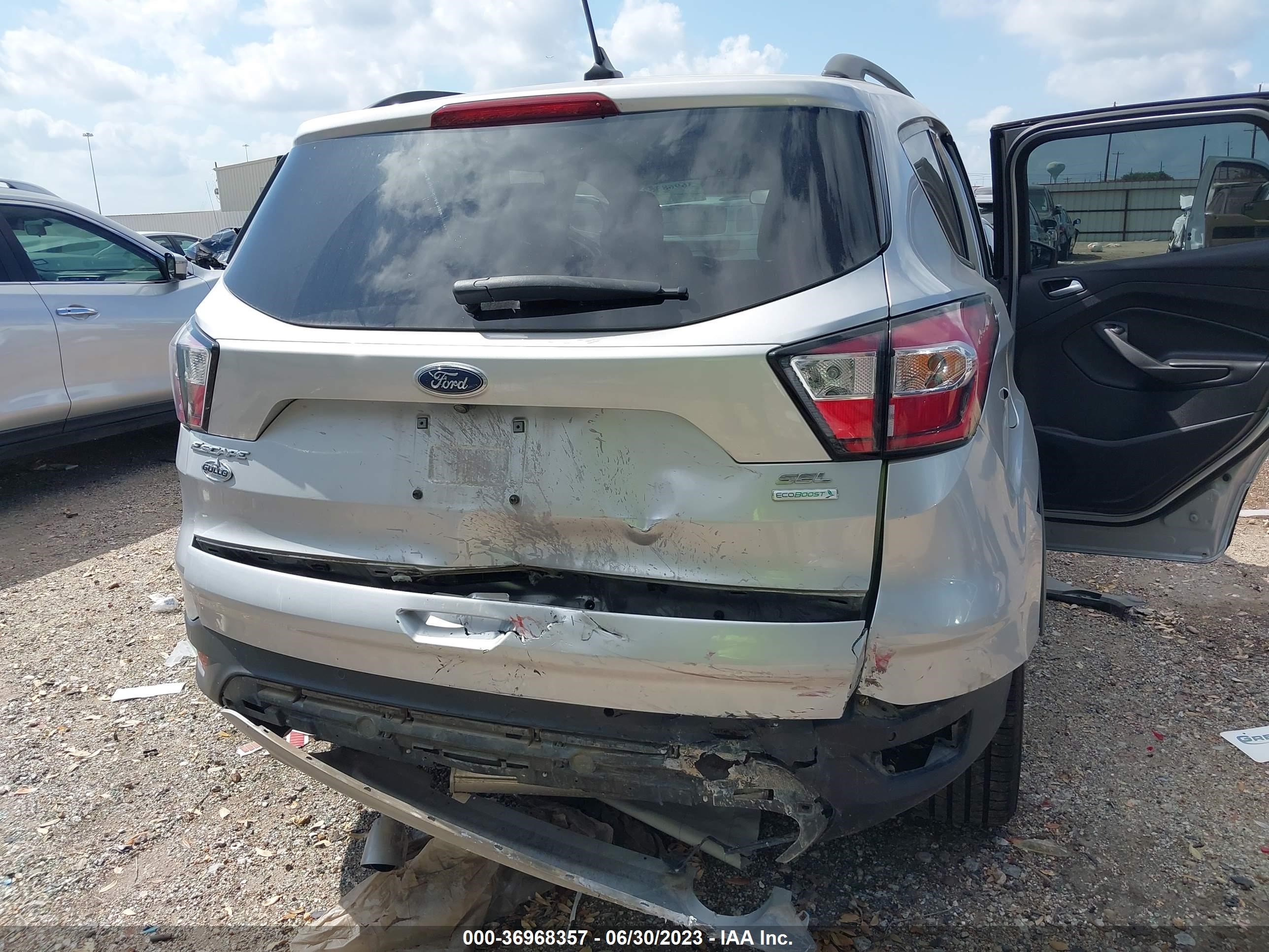 Photo 5 VIN: 1FMCU0HD3JUA84149 - FORD ESCAPE 