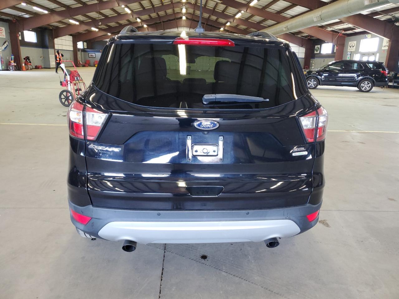 Photo 5 VIN: 1FMCU0HD4JUB02450 - FORD ESCAPE 