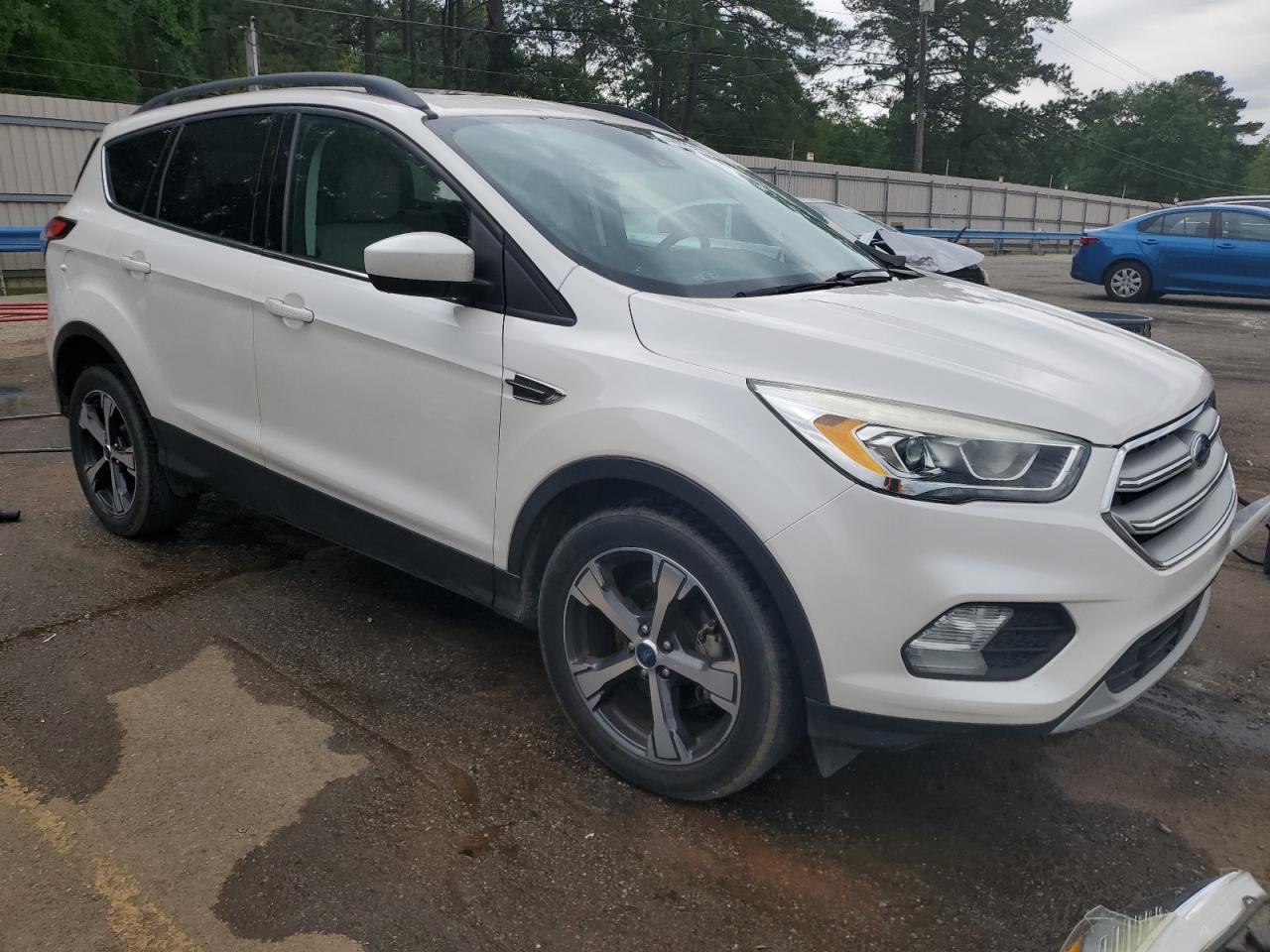 Photo 3 VIN: 1FMCU0HD4JUB20396 - FORD ESCAPE 