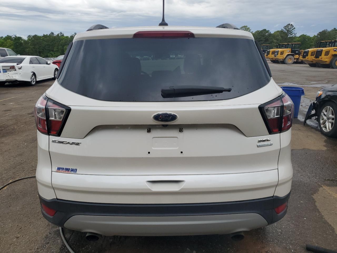 Photo 5 VIN: 1FMCU0HD4JUB20396 - FORD ESCAPE 