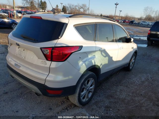 Photo 3 VIN: 1FMCU0HD4KUA58757 - FORD ESCAPE 