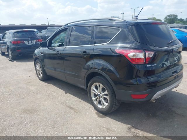 Photo 2 VIN: 1FMCU0HD8JUA63555 - FORD ESCAPE 