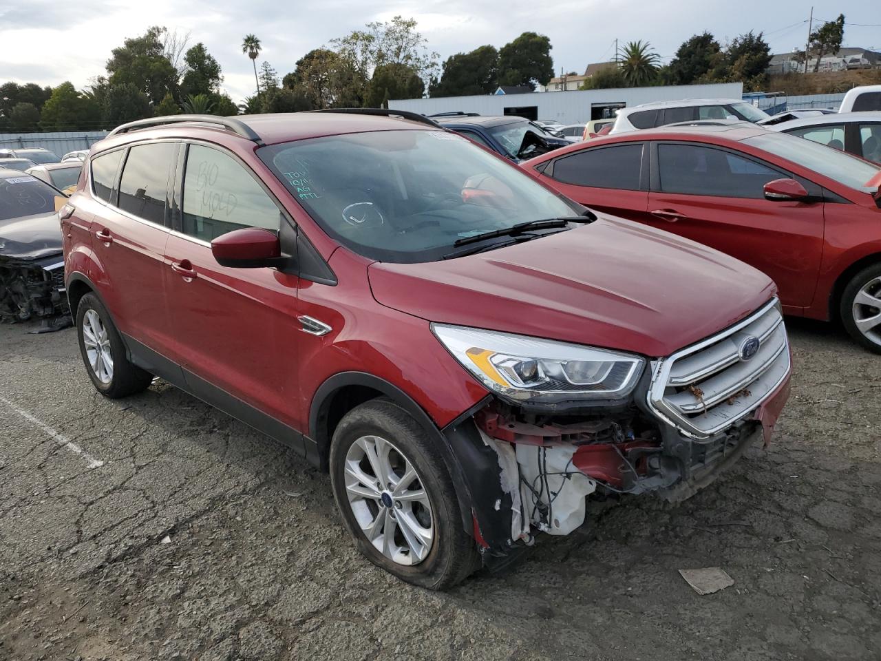 Photo 3 VIN: 1FMCU0HDXJUB14652 - FORD ESCAPE 