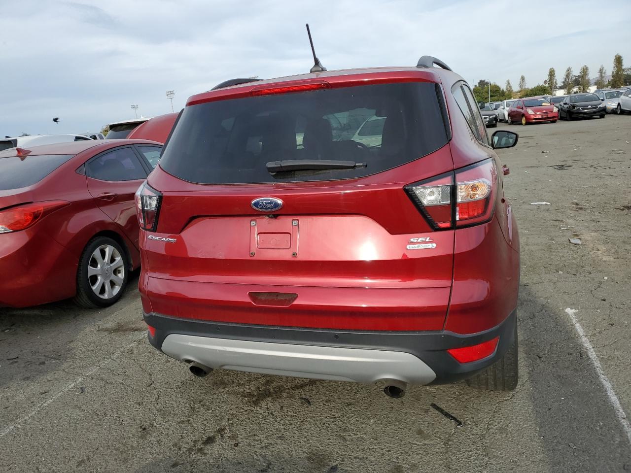 Photo 5 VIN: 1FMCU0HDXJUB14652 - FORD ESCAPE 