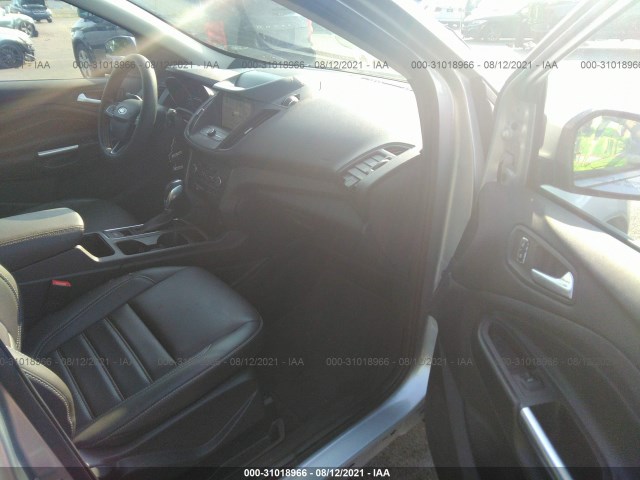 Photo 4 VIN: 1FMCU0HDXKUA89138 - FORD ESCAPE 