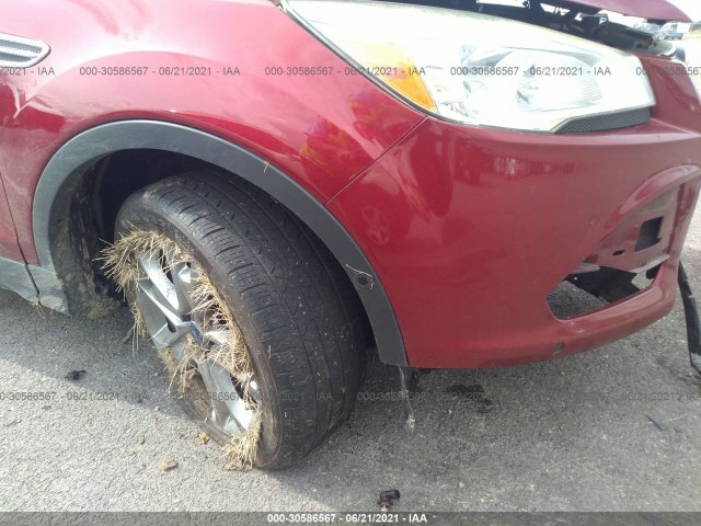 Photo 5 VIN: 1FMCU0HX2DUA01065 - FORD ESCAPE 