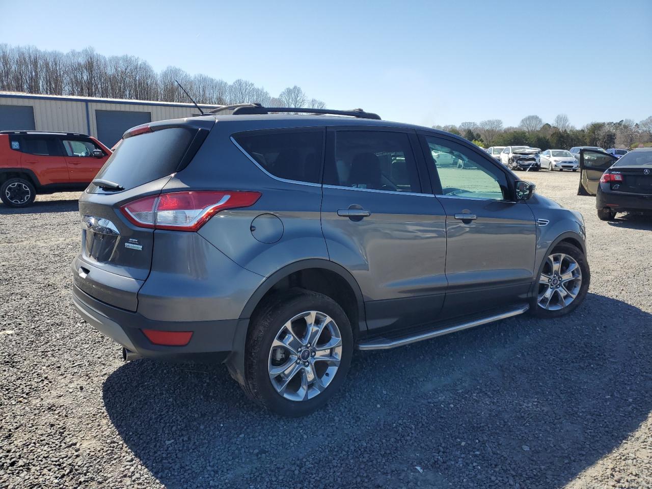 Photo 2 VIN: 1FMCU0HX8DUC85009 - FORD ESCAPE 