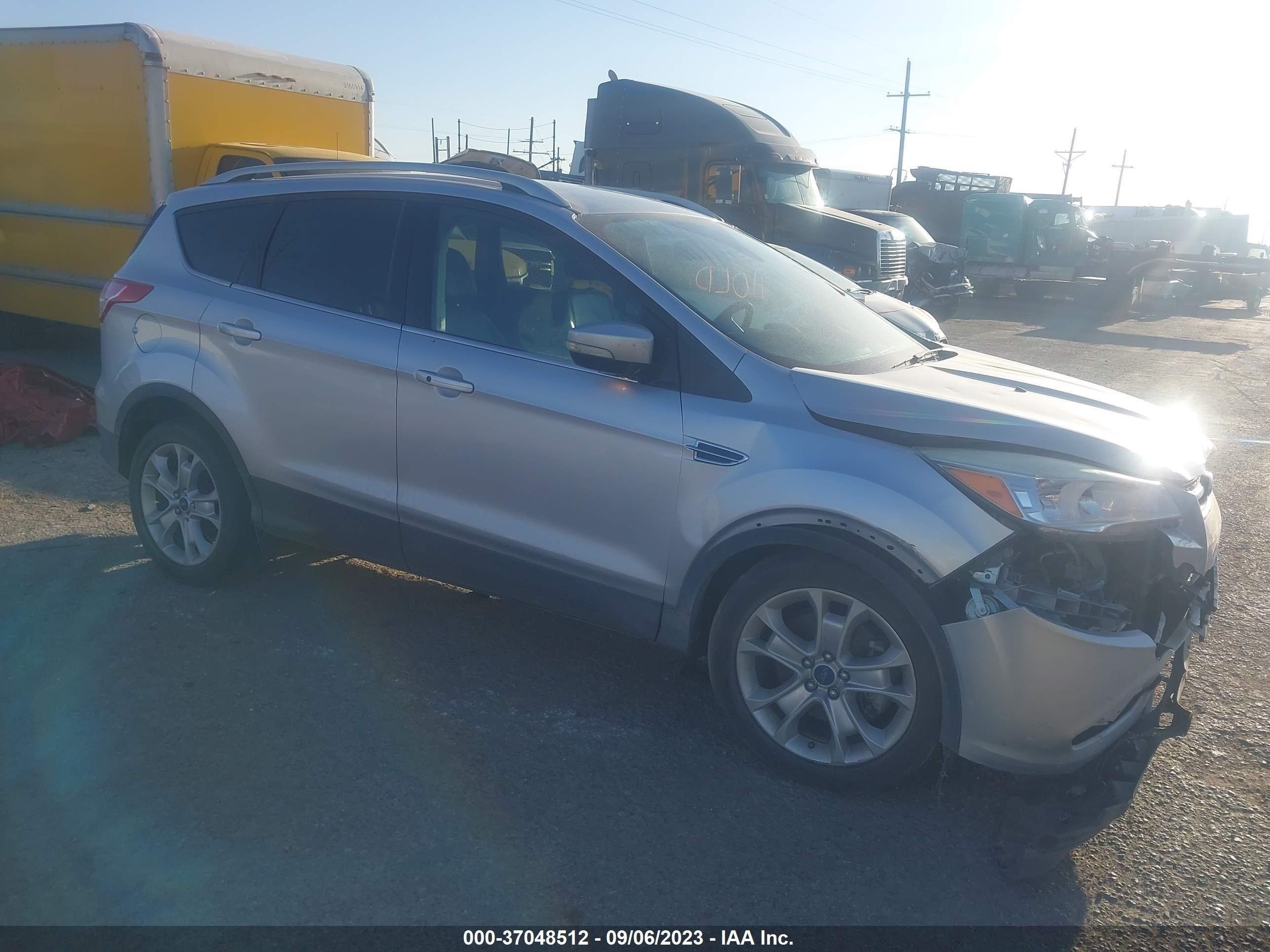 Photo 13 VIN: 1FMCU0J90GUA55643 - FORD ESCAPE 