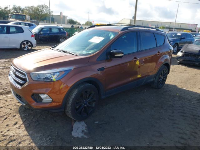 Photo 1 VIN: 1FMCU0J90HUA09926 - FORD ESCAPE 