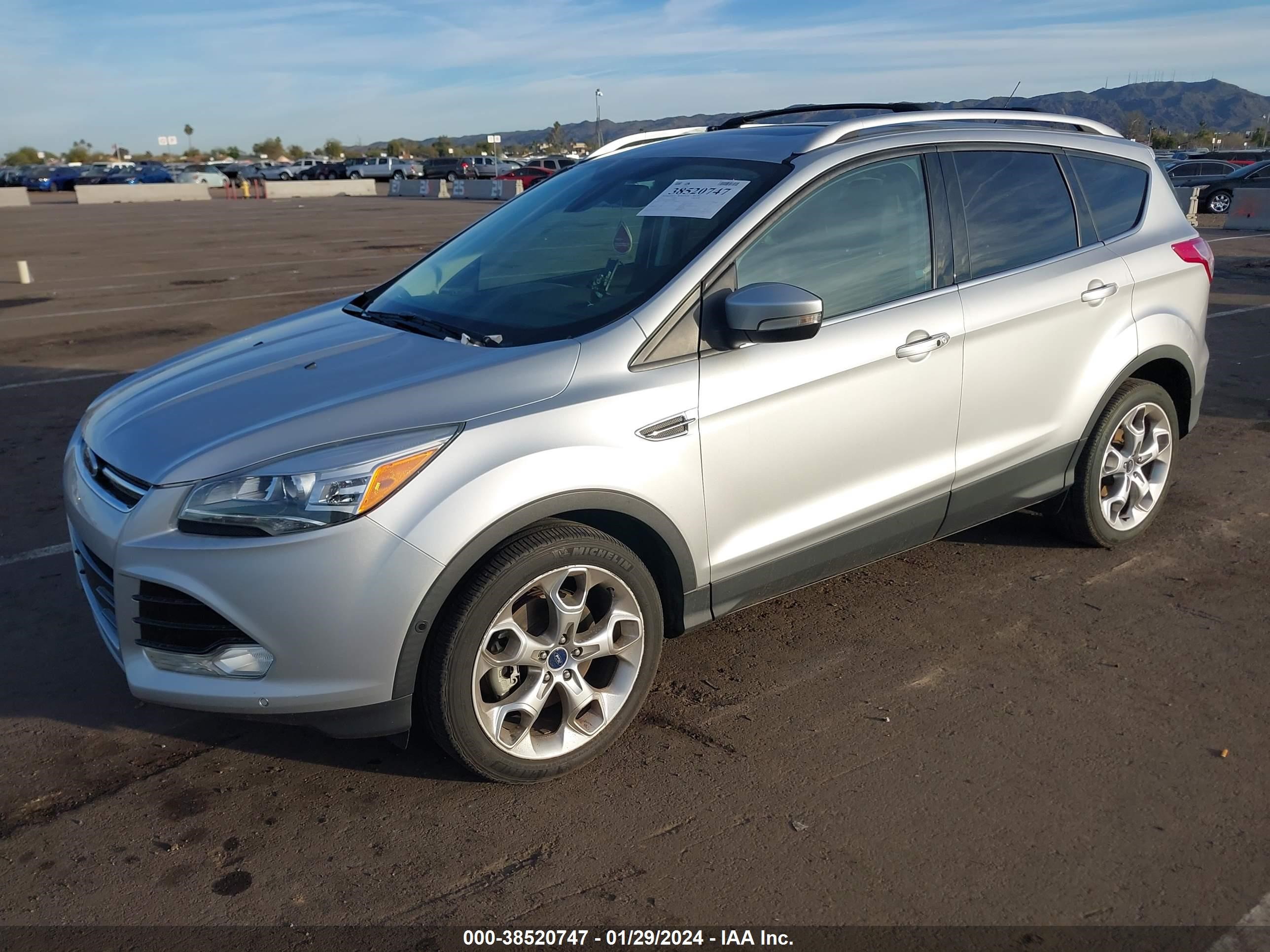 Photo 1 VIN: 1FMCU0J91DUB08622 - FORD ESCAPE 