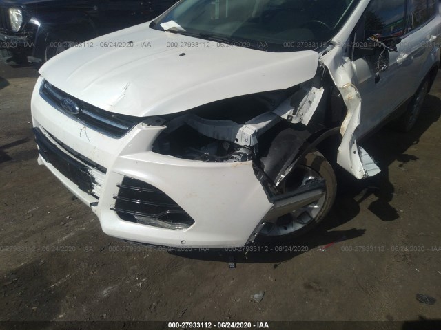 Photo 5 VIN: 1FMCU0J91EUA69435 - FORD ESCAPE 