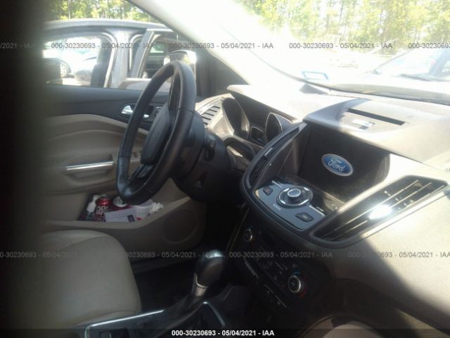 Photo 4 VIN: 1FMCU0J91HUA57869 - FORD ESCAPE 