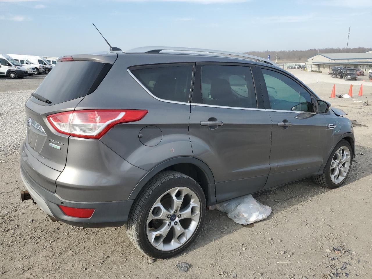 Photo 2 VIN: 1FMCU0J92EUA02889 - FORD ESCAPE 