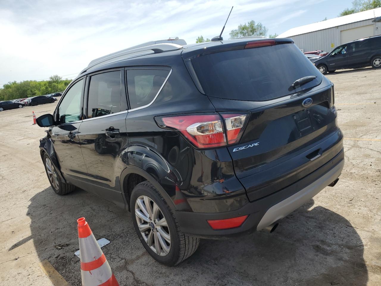 Photo 1 VIN: 1FMCU0J92HUB75719 - FORD ESCAPE 