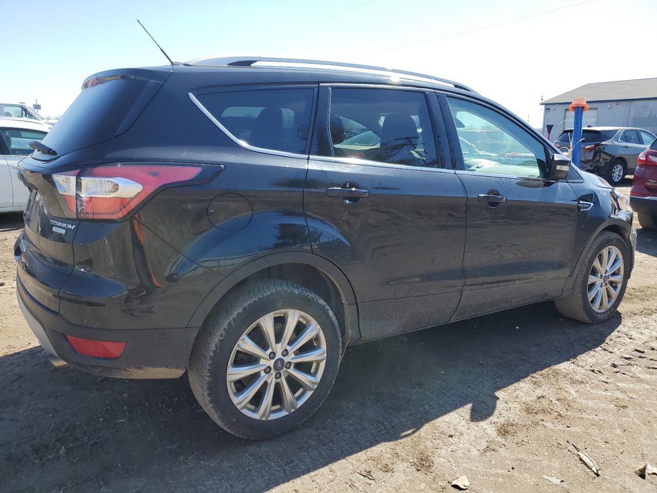 Photo 2 VIN: 1FMCU0J92HUE22804 - FORD ESCAPE 