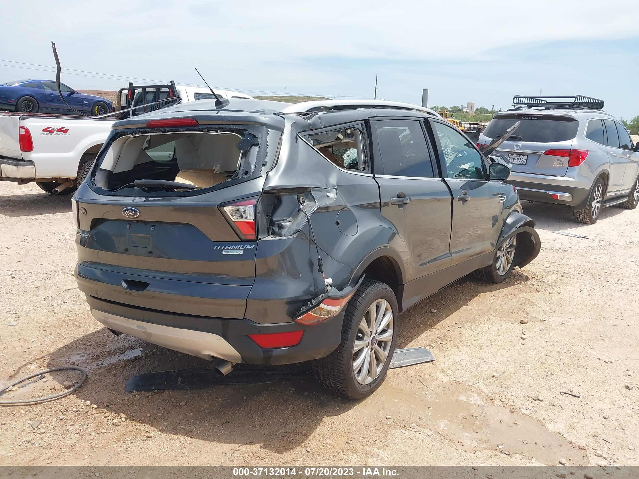 Photo 3 VIN: 1FMCU0J92HUE76796 - FORD ESCAPE 