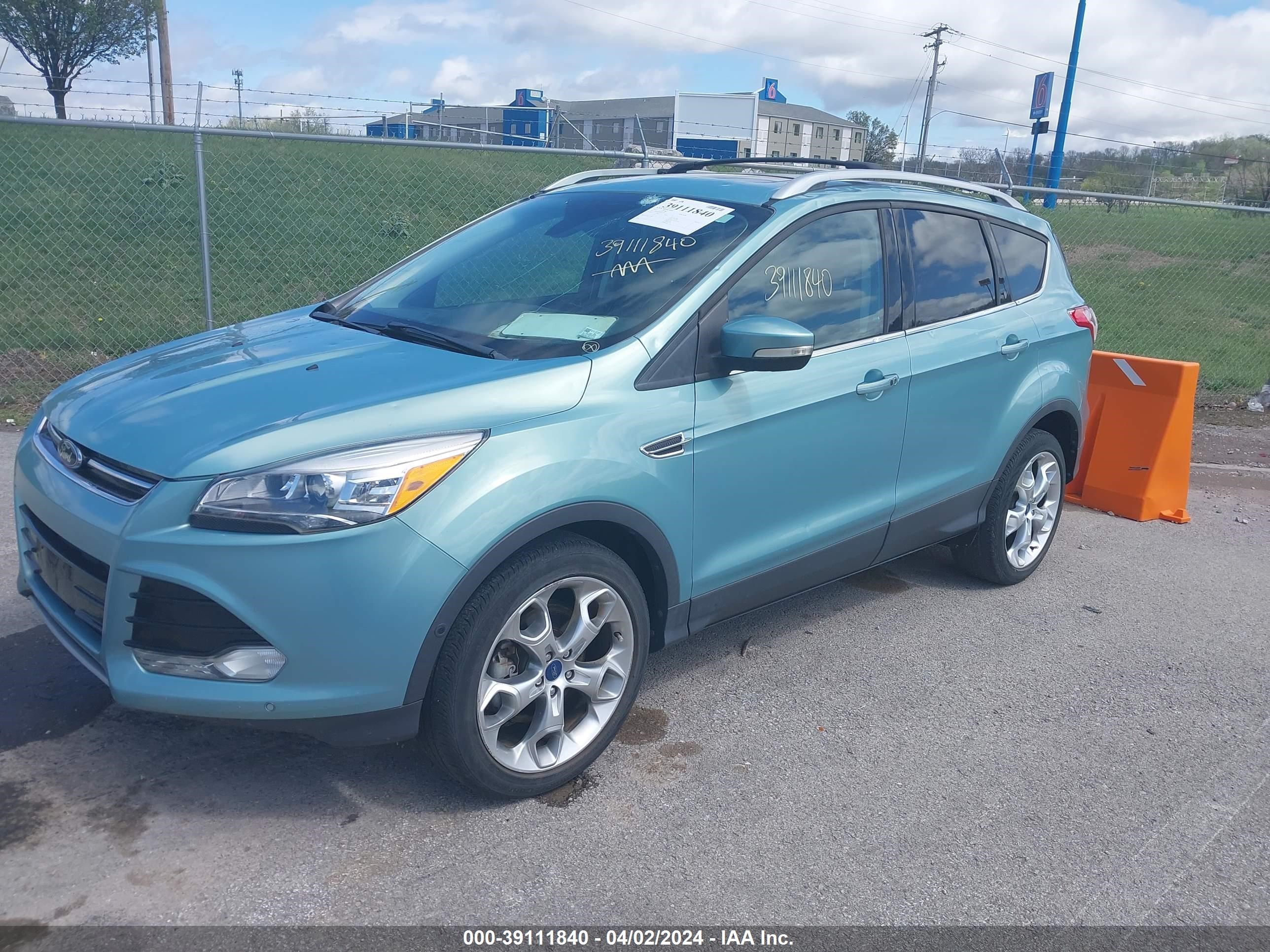 Photo 1 VIN: 1FMCU0J93DUC45397 - FORD ESCAPE 