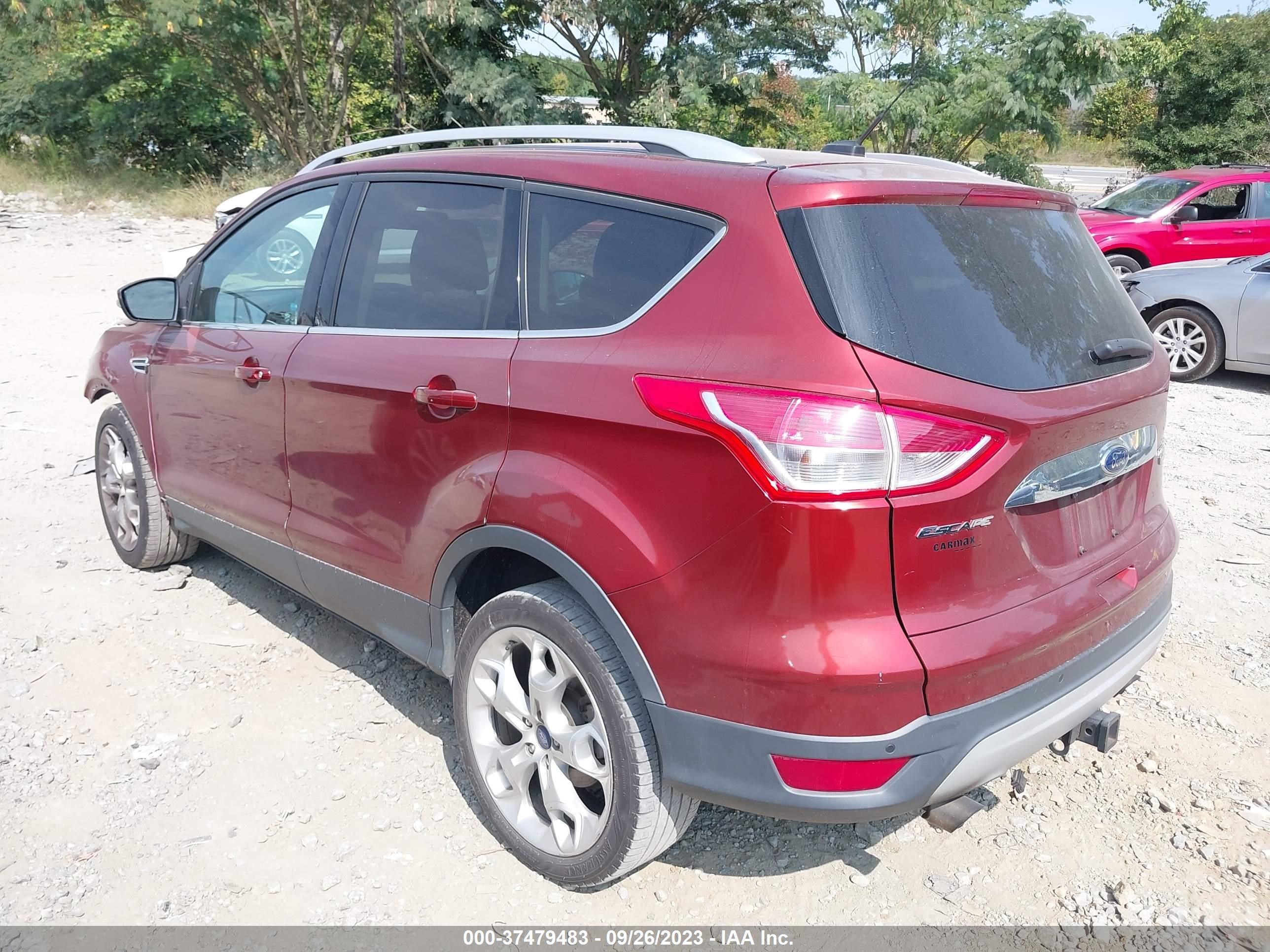 Photo 2 VIN: 1FMCU0J93EUB07487 - FORD ESCAPE 