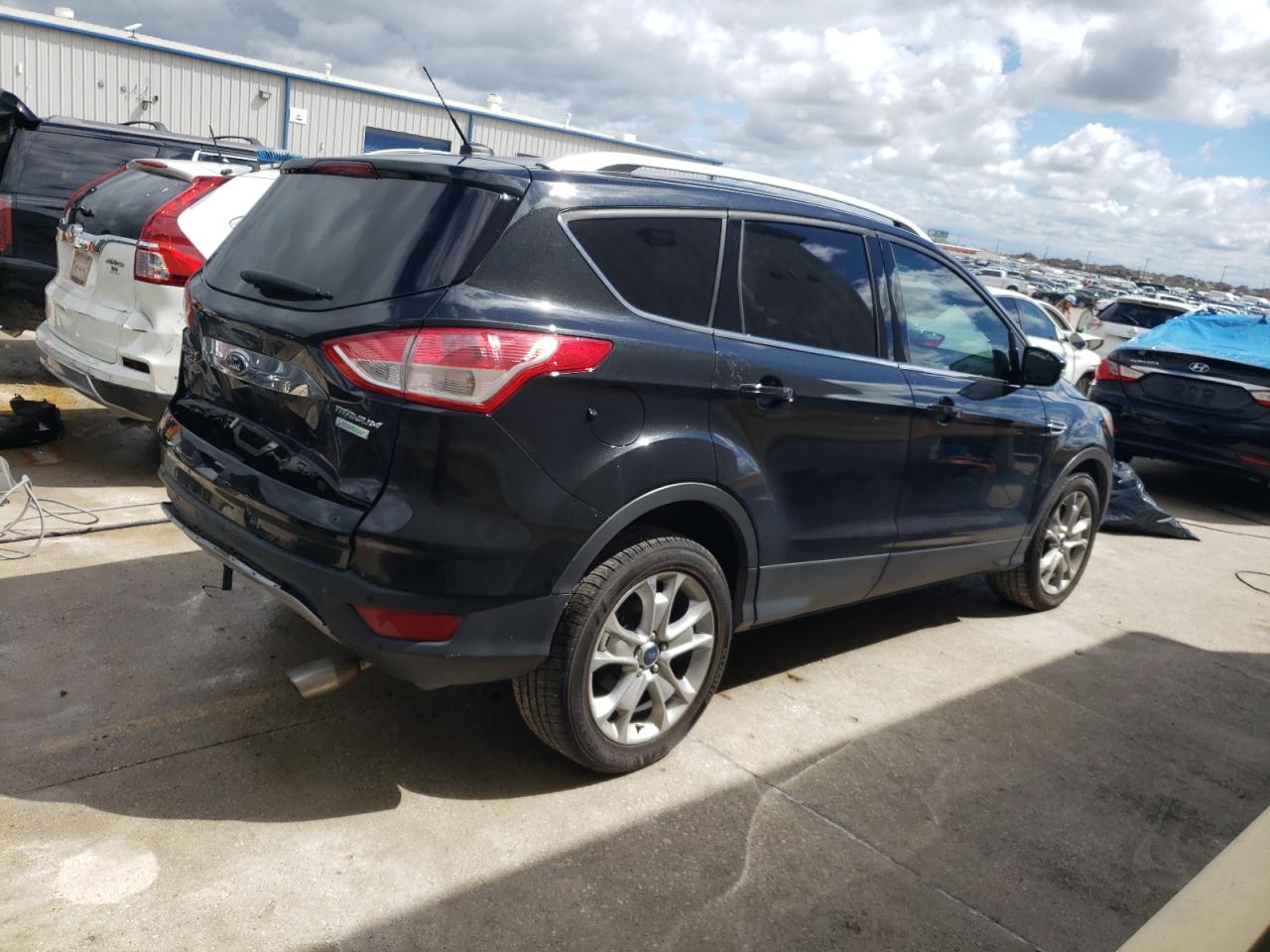 Photo 2 VIN: 1FMCU0J93FUA77747 - FORD ESCAPE 