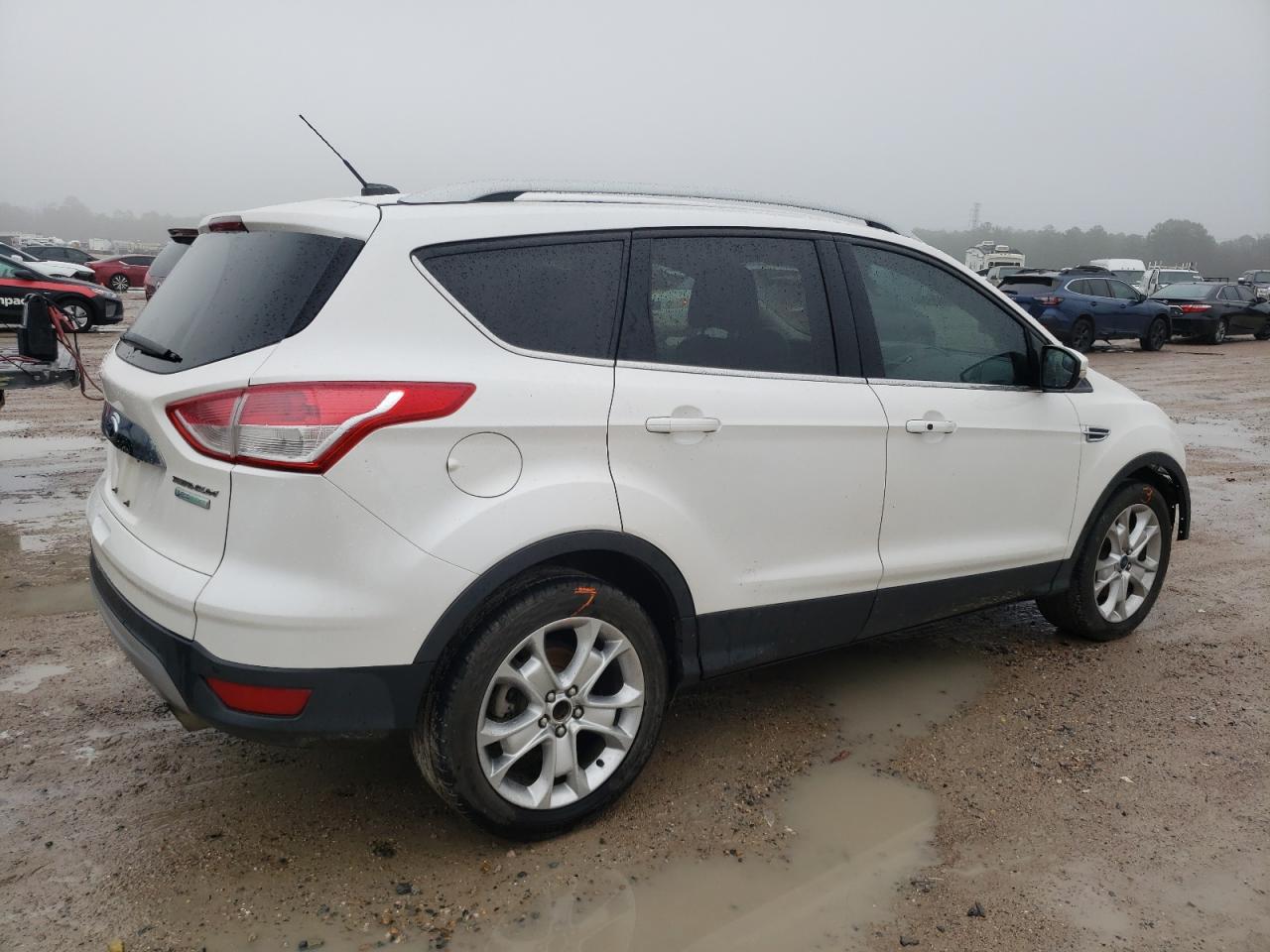 Photo 2 VIN: 1FMCU0J93GUB58331 - FORD ESCAPE 