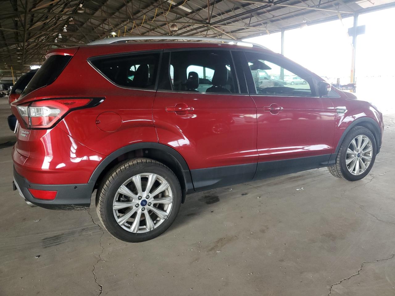 Photo 2 VIN: 1FMCU0J93JUA24457 - FORD ESCAPE 