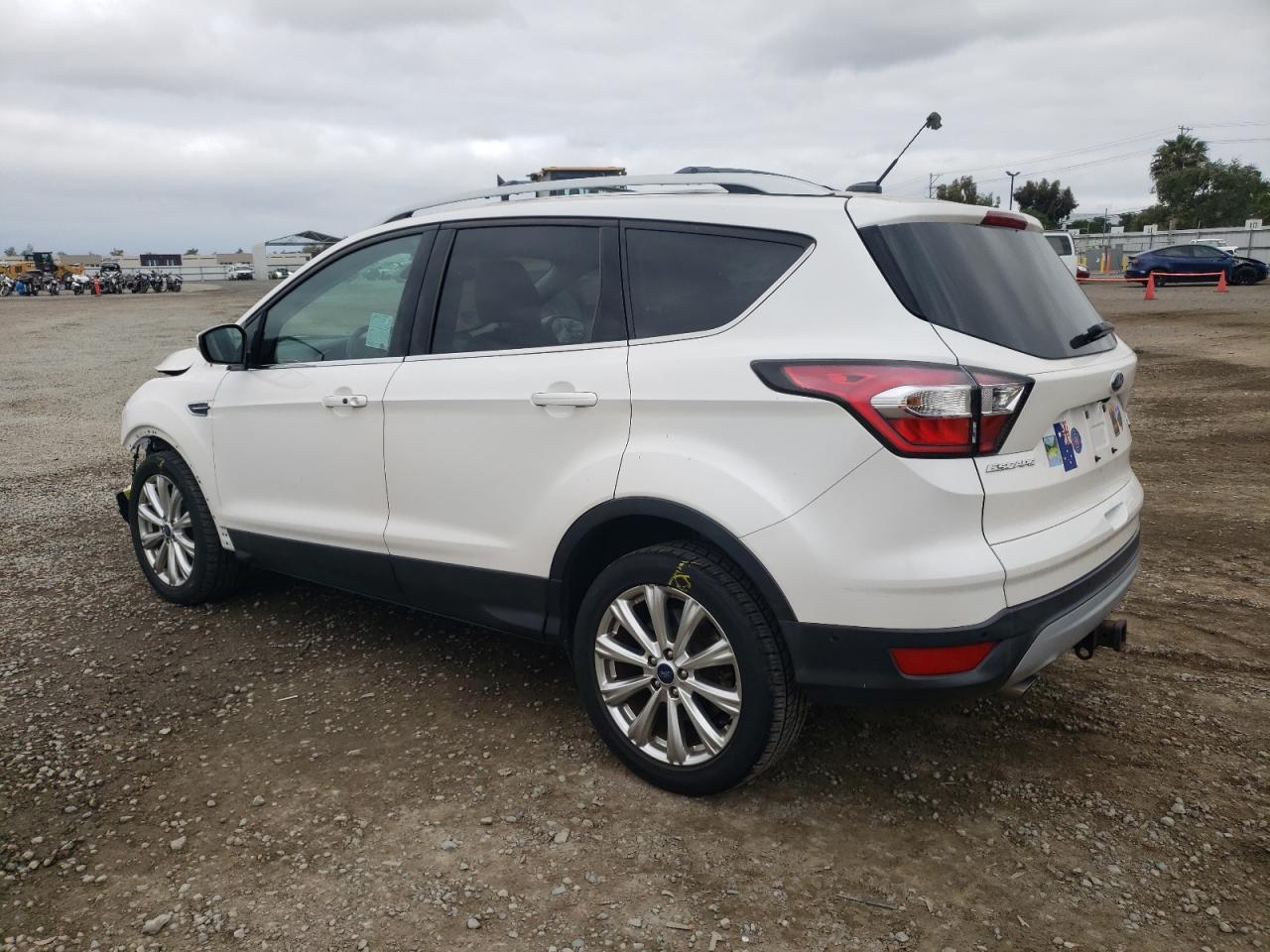 Photo 1 VIN: 1FMCU0J94HUA64427 - FORD ESCAPE 