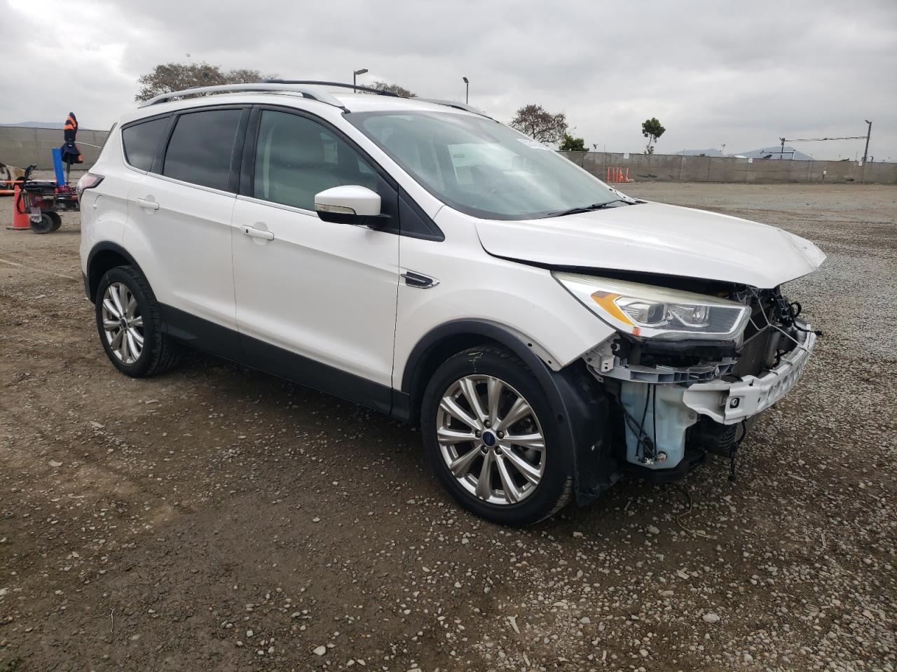 Photo 3 VIN: 1FMCU0J94HUA64427 - FORD ESCAPE 