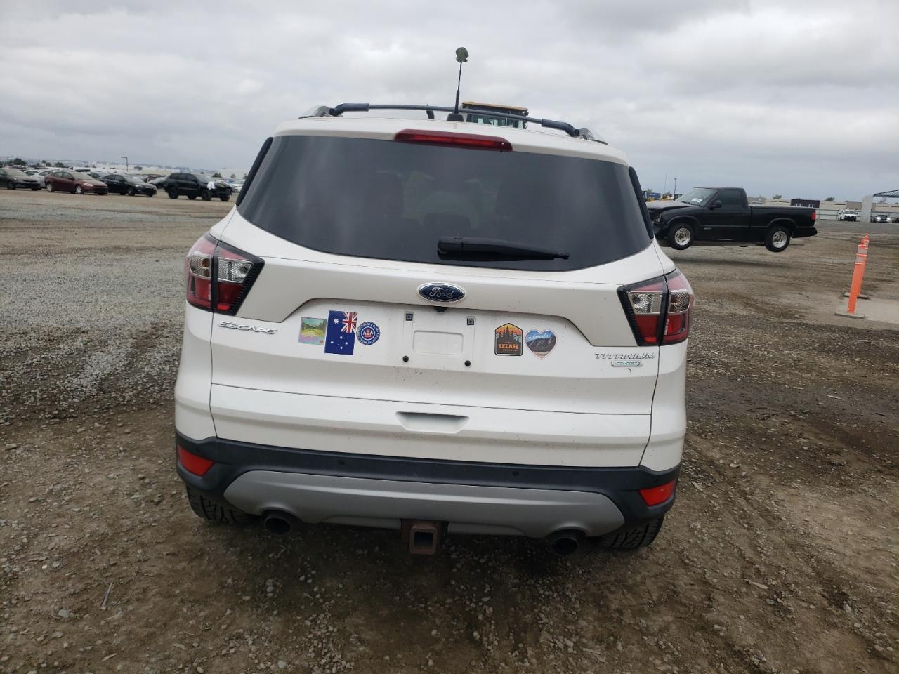 Photo 5 VIN: 1FMCU0J94HUA64427 - FORD ESCAPE 