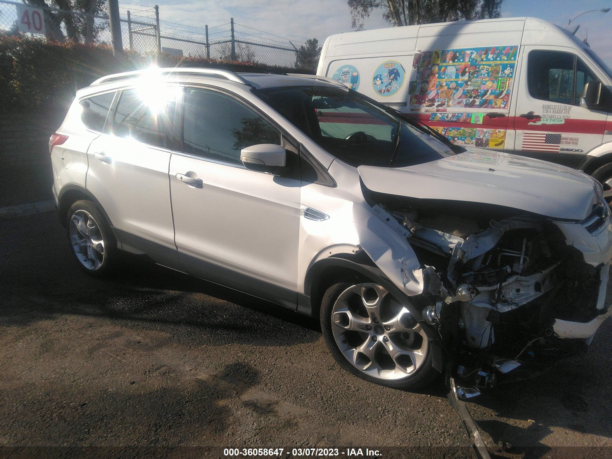 Photo 0 VIN: 1FMCU0J95FUB73119 - FORD ESCAPE 