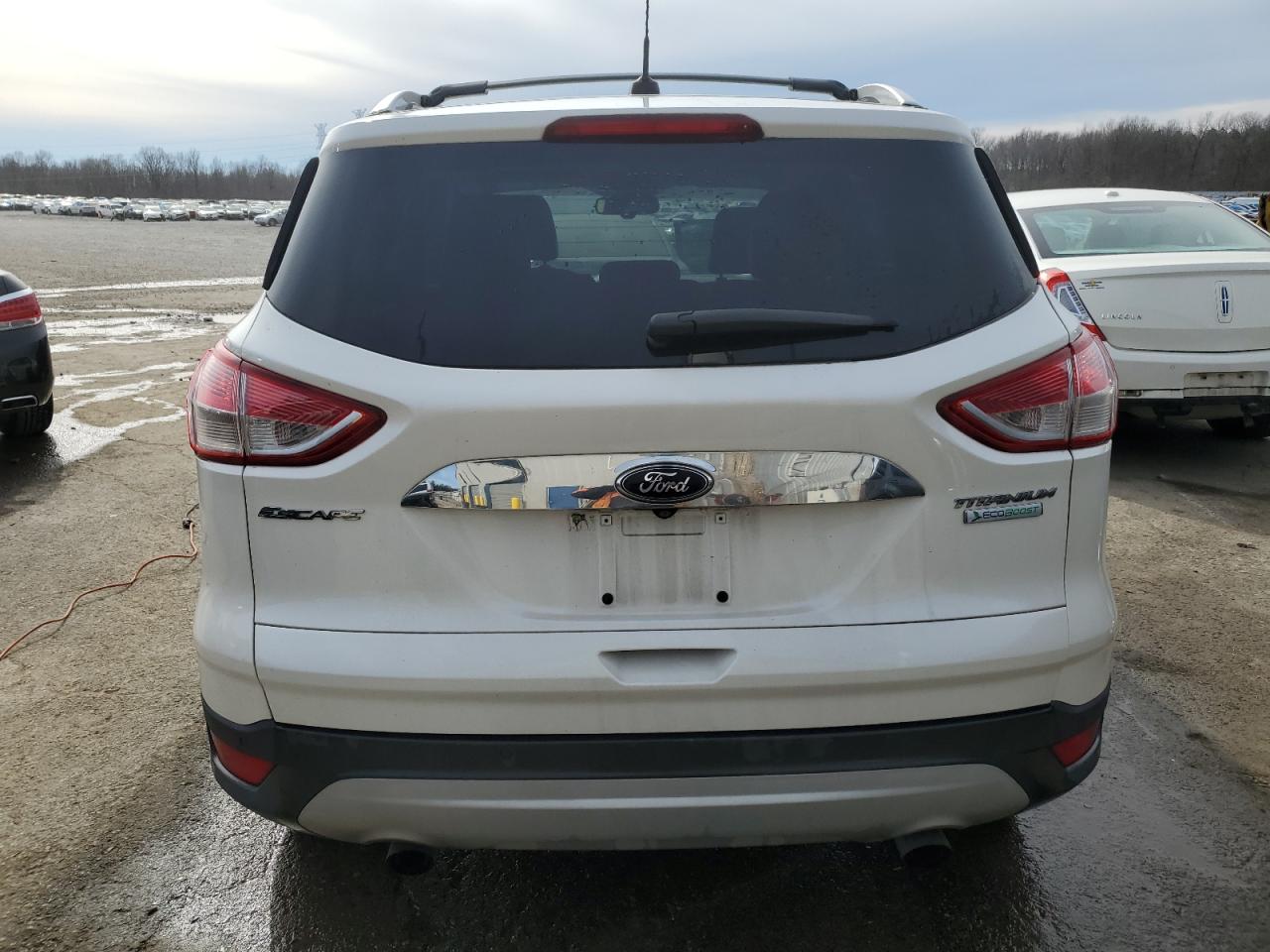 Photo 5 VIN: 1FMCU0J95GUA60546 - FORD ESCAPE 