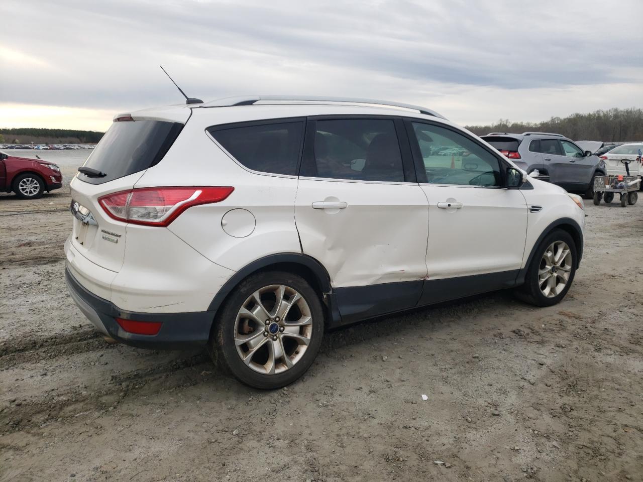 Photo 2 VIN: 1FMCU0J96EUA40111 - FORD ESCAPE 