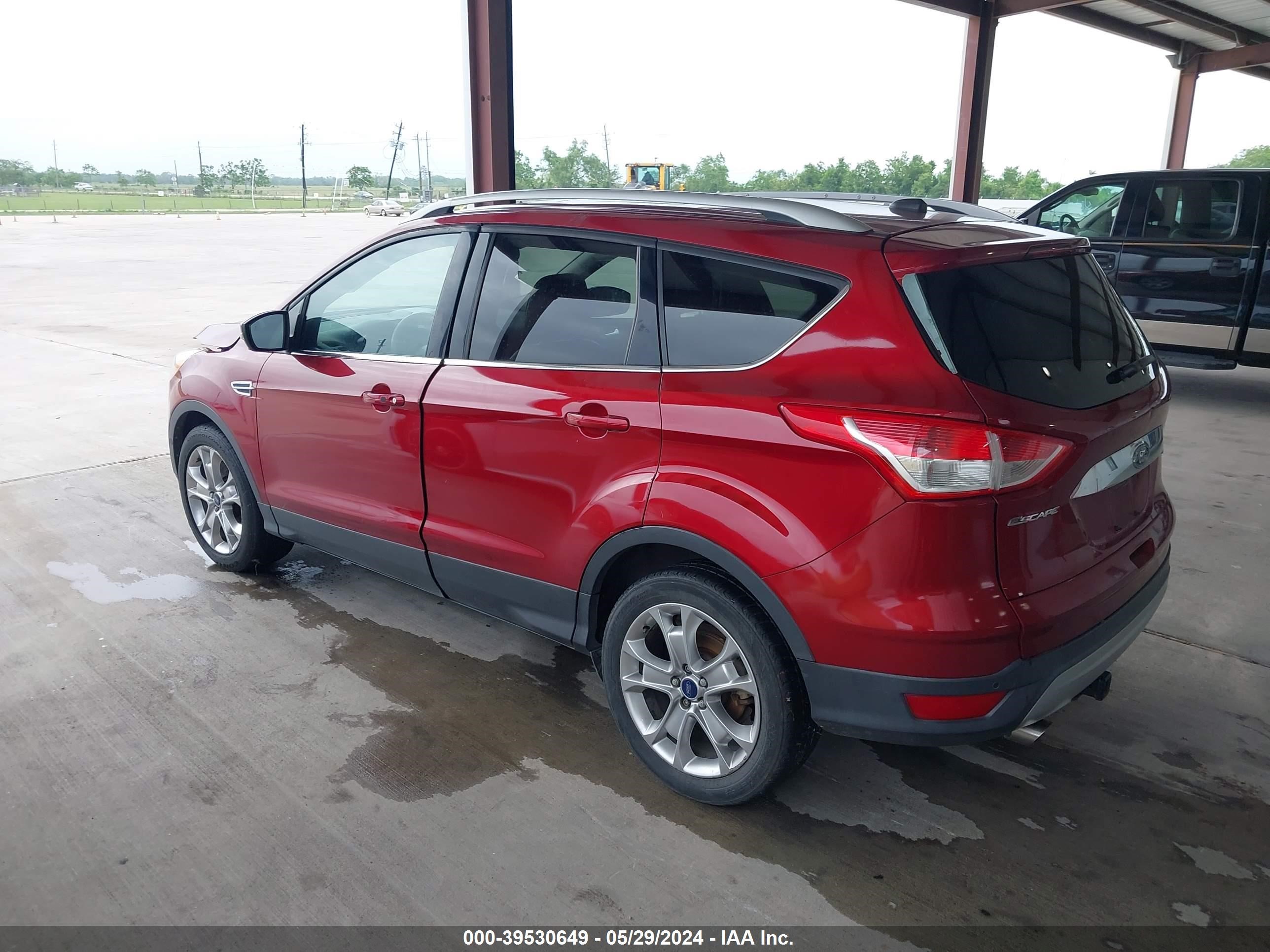 Photo 2 VIN: 1FMCU0J96FUC04104 - FORD ESCAPE 