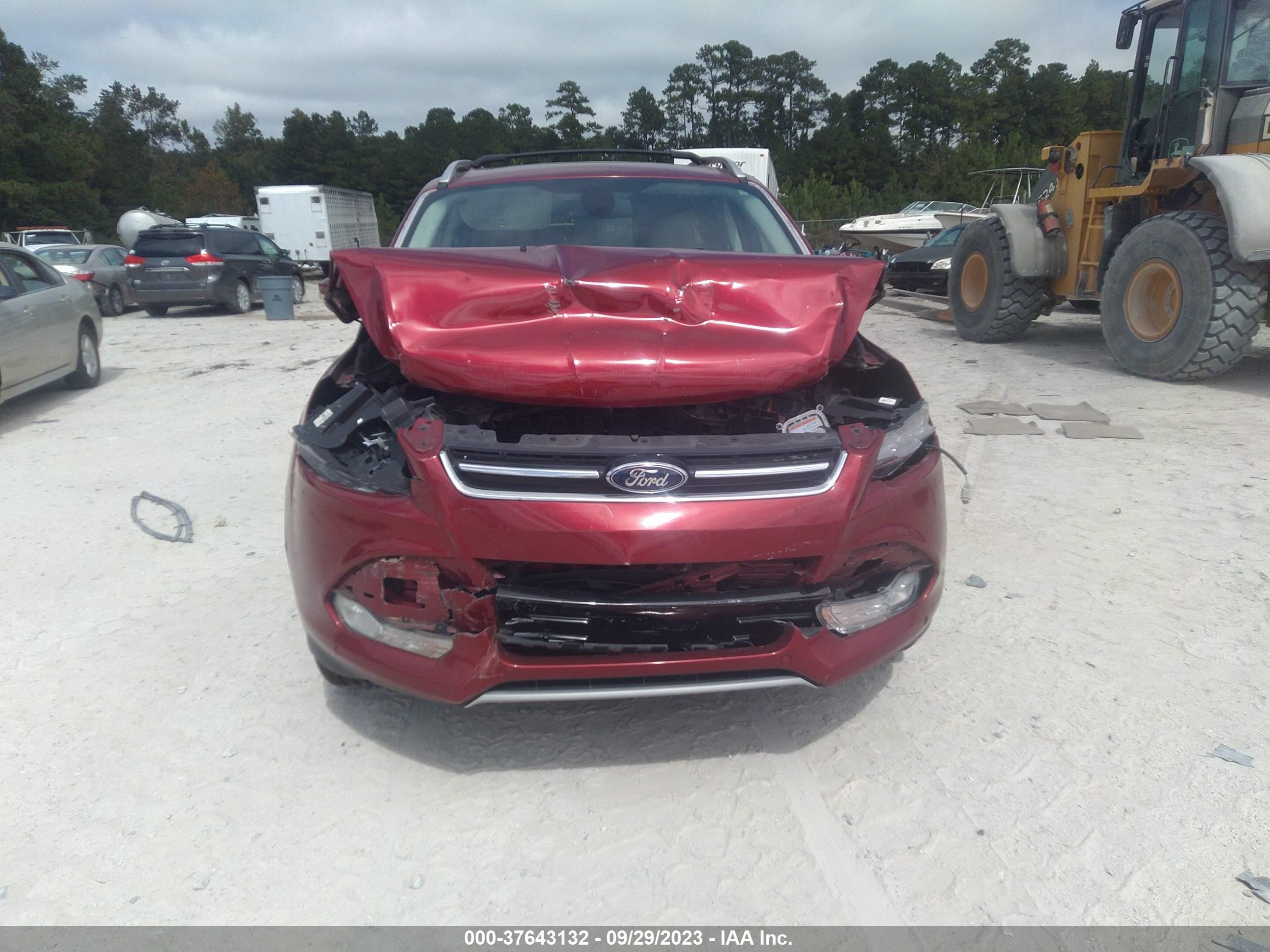 Photo 10 VIN: 1FMCU0J97EUC04627 - FORD ESCAPE 