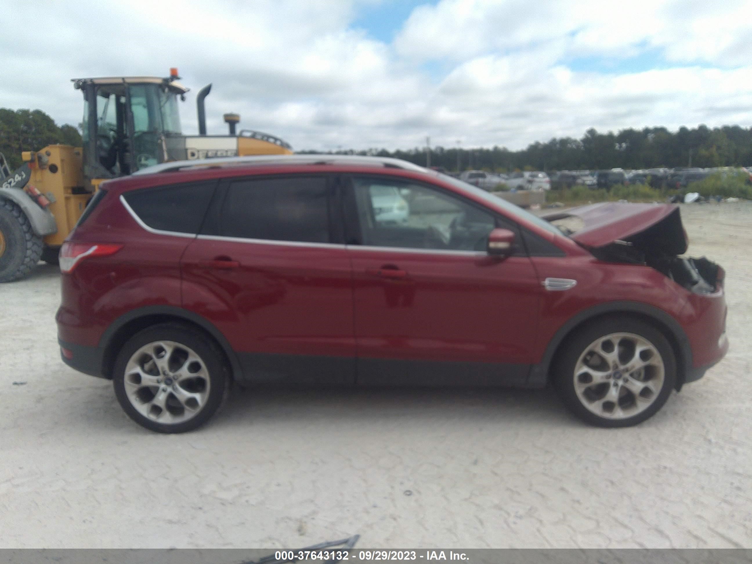 Photo 11 VIN: 1FMCU0J97EUC04627 - FORD ESCAPE 