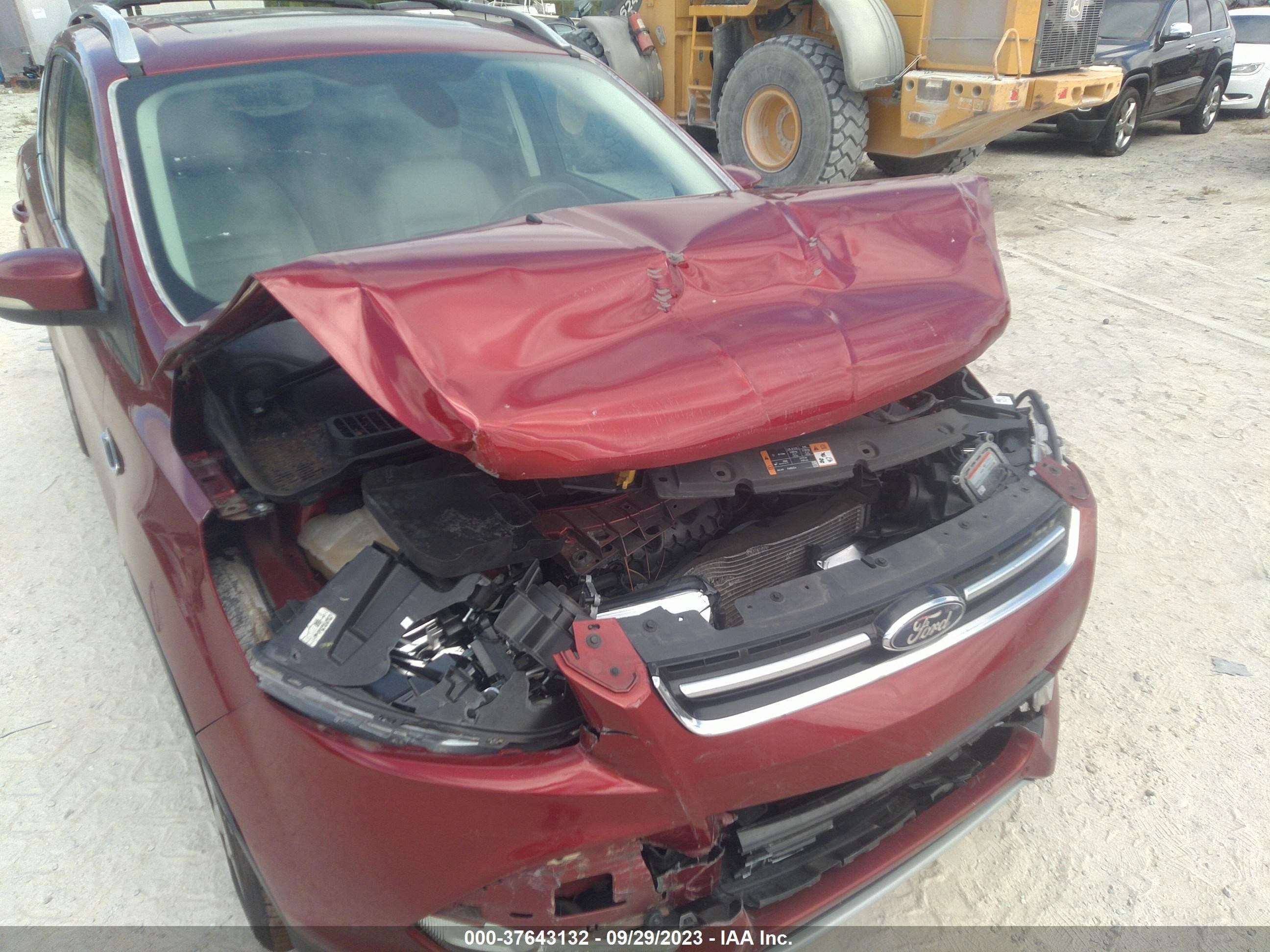 Photo 5 VIN: 1FMCU0J97EUC04627 - FORD ESCAPE 