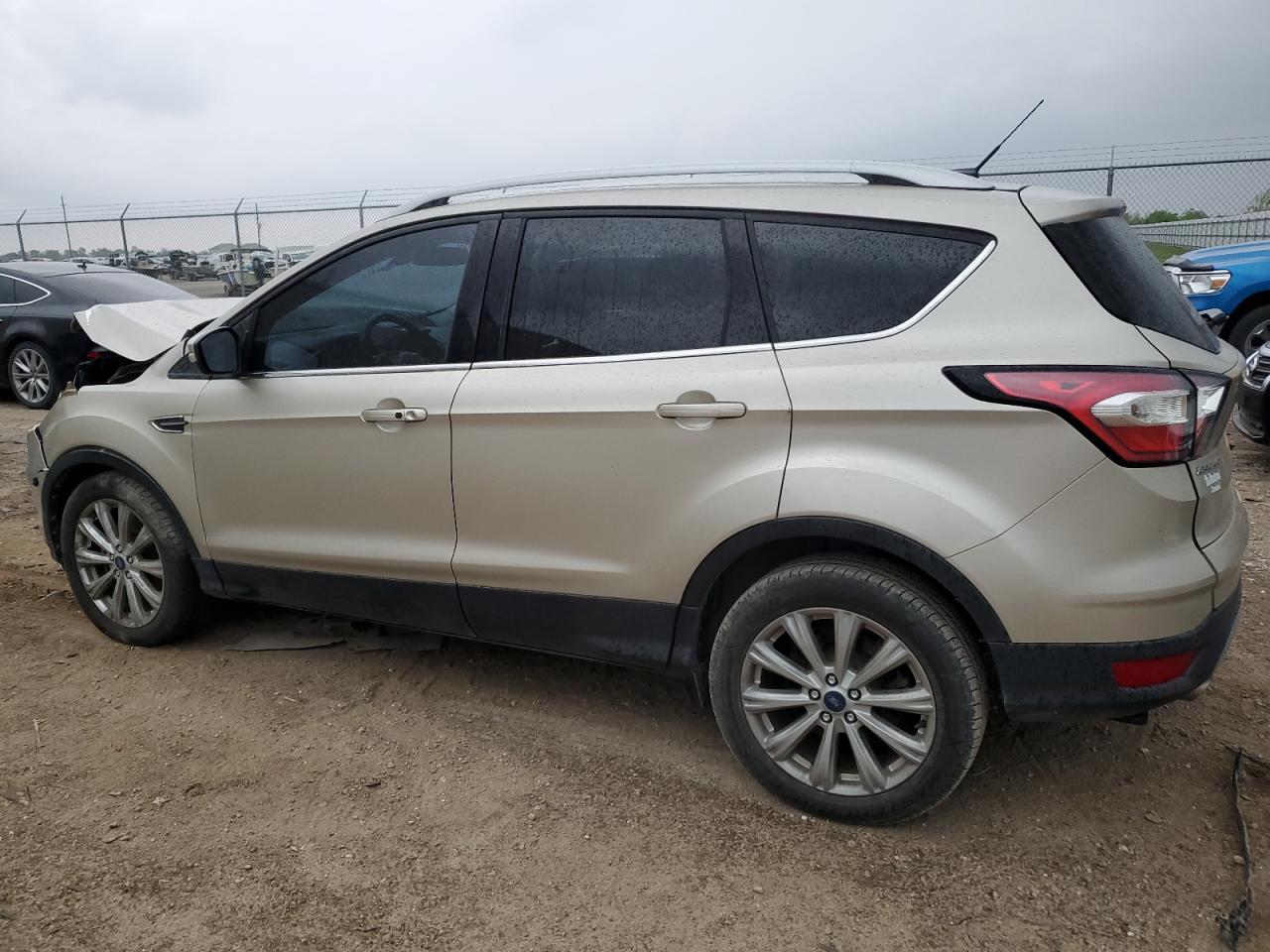 Photo 1 VIN: 1FMCU0J97HUB79300 - FORD ESCAPE 