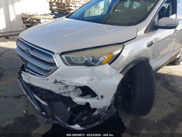 Photo 5 VIN: 1FMCU0J97HUD77018 - FORD ESCAPE 