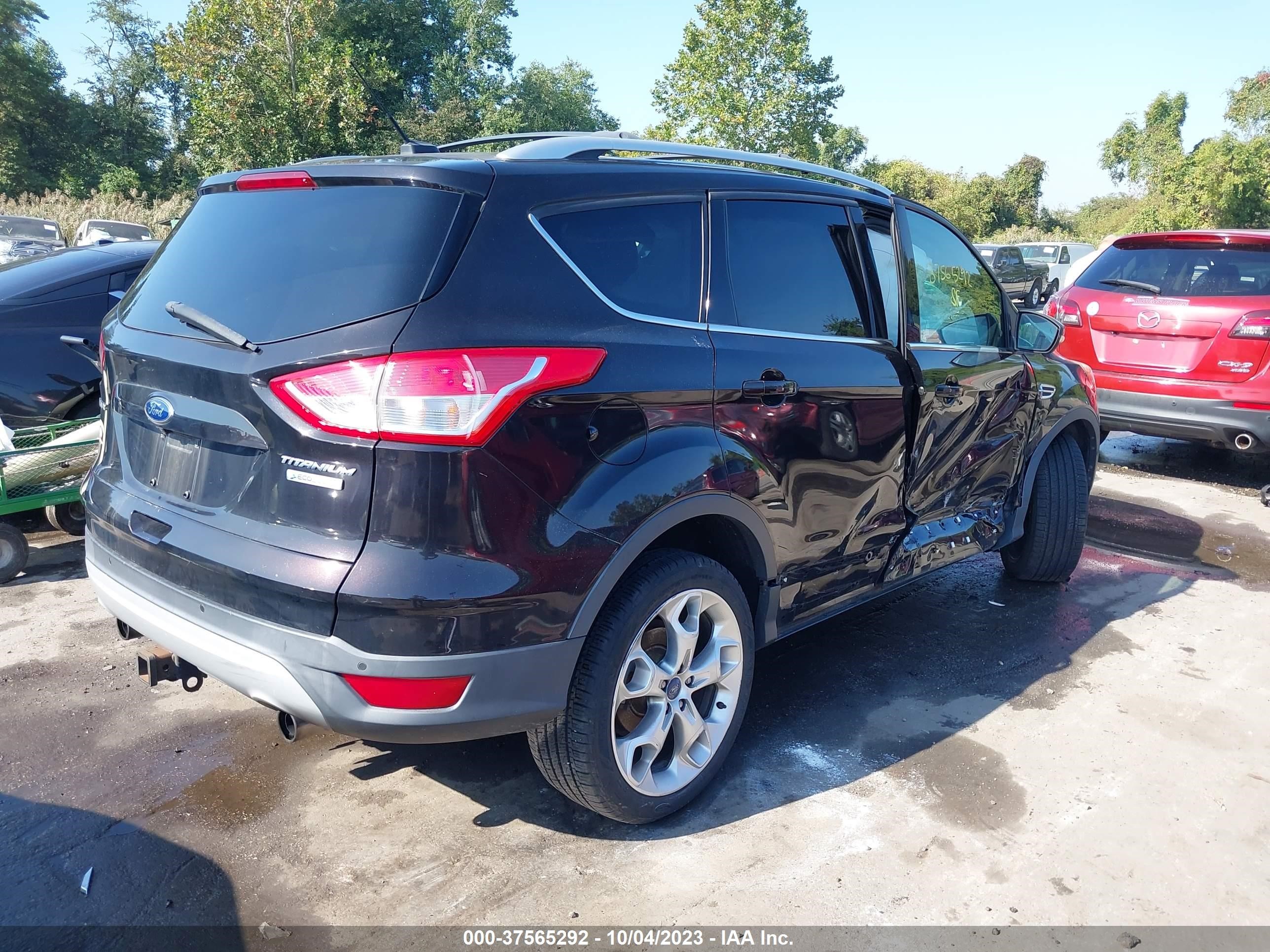 Photo 3 VIN: 1FMCU0J98DUC67671 - FORD ESCAPE 