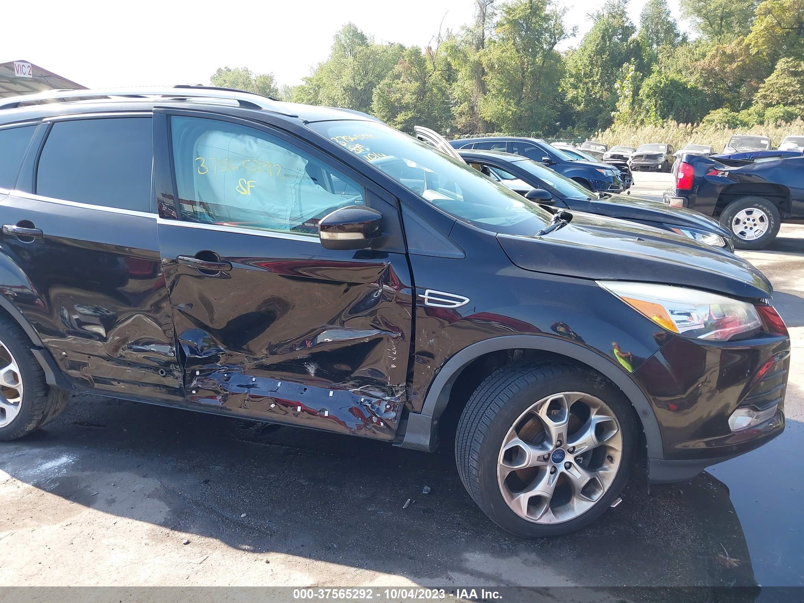 Photo 5 VIN: 1FMCU0J98DUC67671 - FORD ESCAPE 