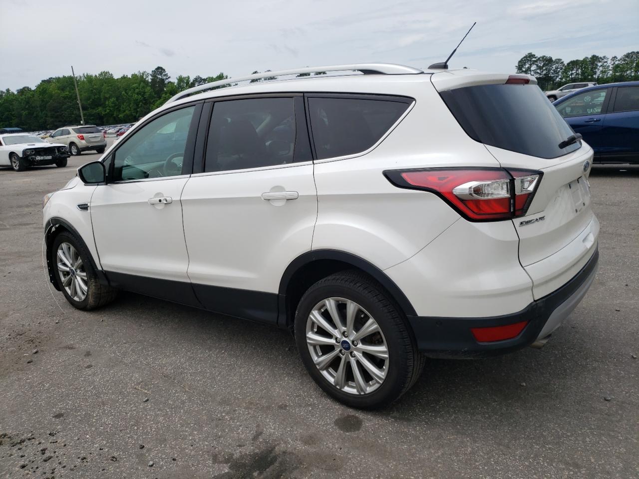 Photo 1 VIN: 1FMCU0J98HUD86410 - FORD ESCAPE 